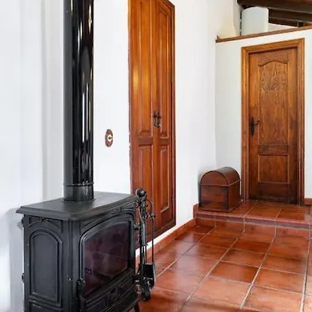 Rural House With Traditional Architecture S. Xix Сasa de vacaciones