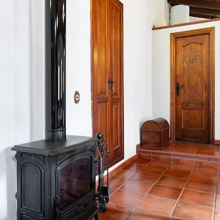 Rural House With Traditional Architecture S. Xix 別荘