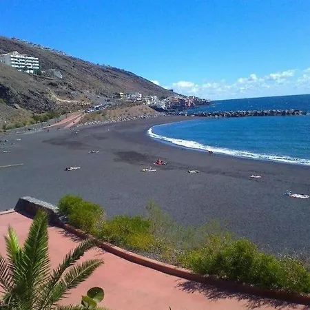 Rural House With Traditional Architecture S. Xix 別荘 *