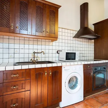 Rural House With Traditional Architecture S. Xix 別荘